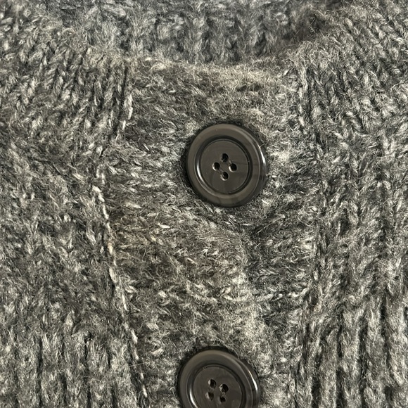 Carducci VGUC beautiful 3 button cardi, Acrylic - Picture 3 of 14